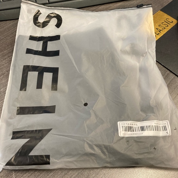 SHEIN Black Biker Shorts BNWT Small - Picture 3 of 3